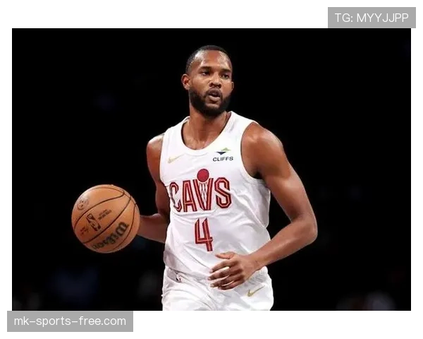 埃文·莫布里内线高效挡拆助骑士拉开防线提升得分效率